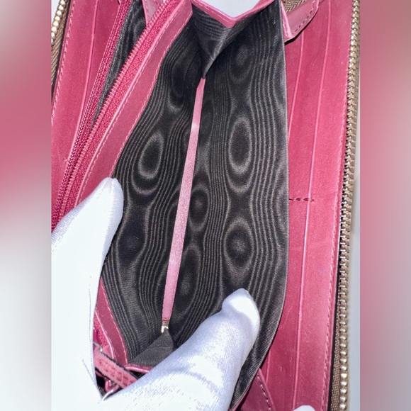 Gucci, Microguccissima Pattern Patent Leather Continental Wallet, Authentic - Picture 11 of 15